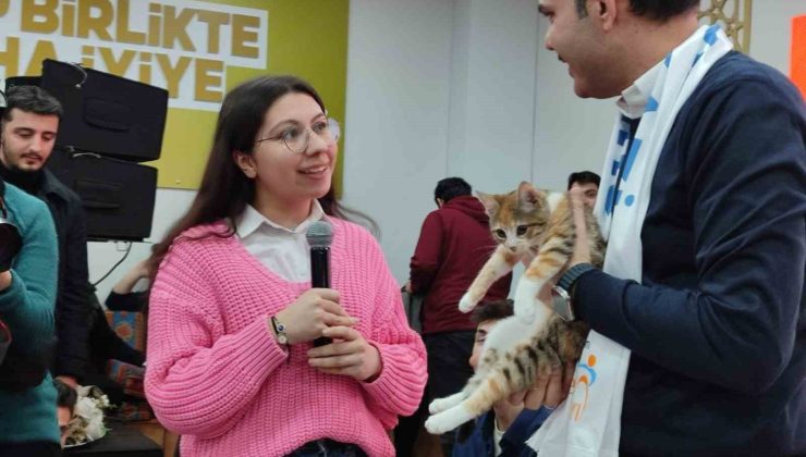 İBB Başkan adayı Murat Kurum’a kedi hediyesi