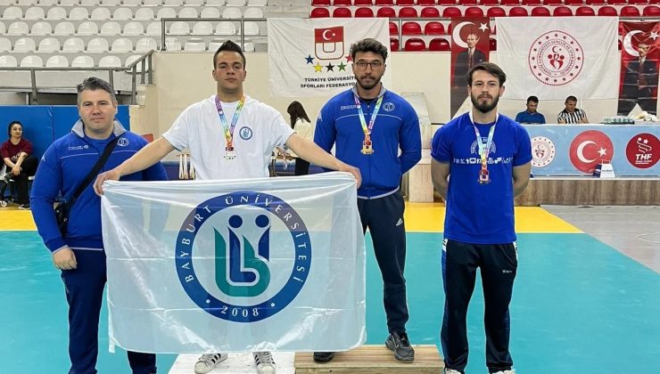 Anadolu Üniversitesi Sporcuları TÜSF müsabakalarından madalya ile döndü