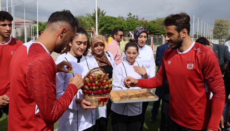 Aşçılardan Sivasspor’a tatlı dopingi