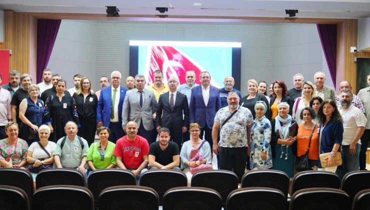 Ayvalık’ta esnafla yaz sezonu öncesi değerlendirme toplantısı yapıldı