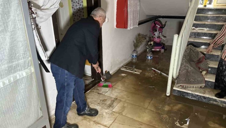 Bursa’da sağanak yağış hayatı felç etti: Evleri su bastı, yollar kapandı