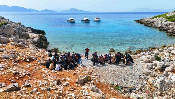 Düzensiz göçmenleri Yunanistan diye ıssız koya bırakıp gittiler