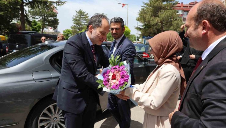 Erbakan’dan Konya’da belediye ve parti teşkilatlarına hayırlı olsun ziyareti