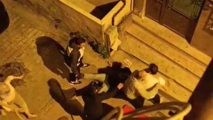 İstanbul’da ortalığın karıştığı park kavgası kamerada: Gece yumruk ve tekmeler havada uçuştu, kadın sopayla saldırdı