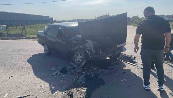Tekirdağ’da yolcu minibüsü otomobille çarpıştı: 3 yaralı