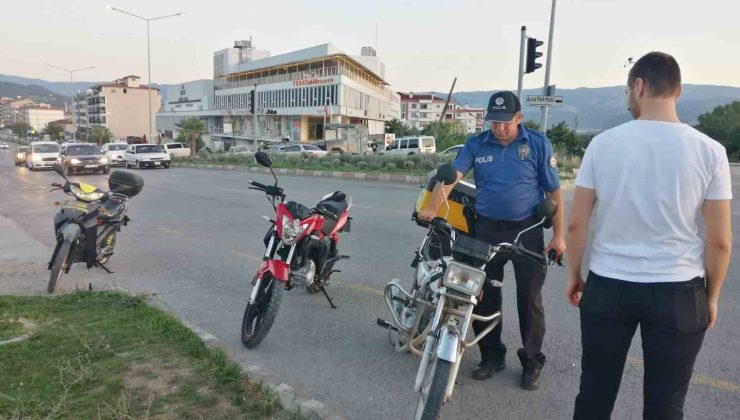 5 motosiklet trafikten men edildi, binlerce lira para cezası kesildi