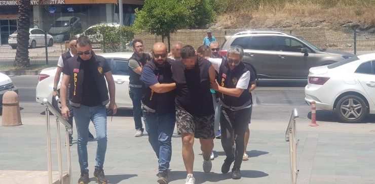 Antalya’da bıçaklı kavganın şüphelileri adliyeye sevk edildi