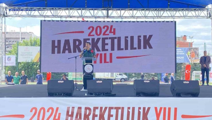 Bahçelievler’de Yaz Spor Okulları, Bakan Bak’ın katılımıyla düzenlenen törenle açıldı