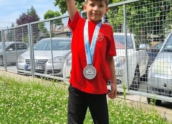 Balıkesirli minik sporcu Emrah Şenay, dünya ikincisi oldu