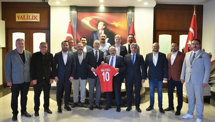 Balıkesirspor yönetimi, Vali Ustaoğlu’nu ziyaret etti