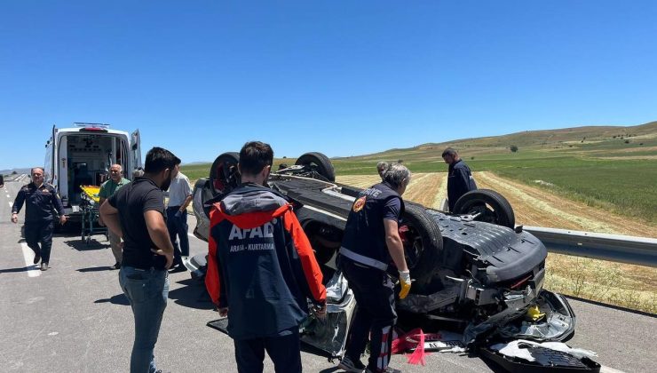 Bayburt’ta gelin arabası ile traktör çarpıştı: 7 yaralı