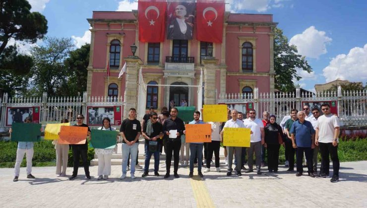 Edirne’de üniversite öğrencileri ulaşım zamlarını protesto etti