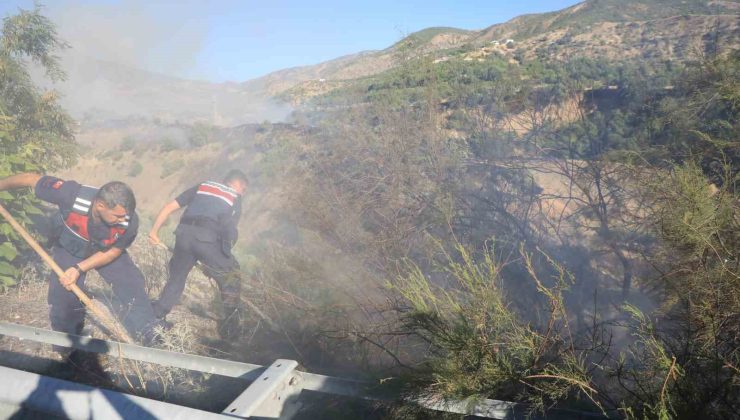 Elazığ’da 1 saatte 3. yangın: Söndürme çalışmalarına TOMA’lar da destek verdi