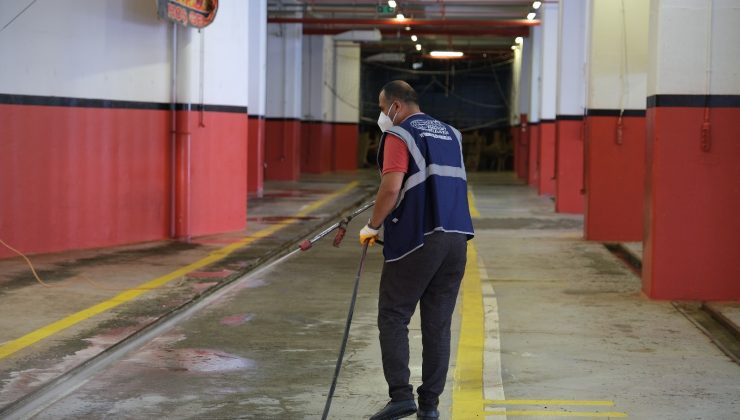 Esenyurt Belediyesi kurban kesim alanlarında temizlik seferberliğini sürdürdü