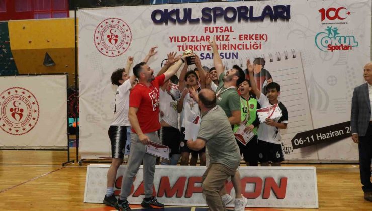 Futsal müsabakaları nefes kesti