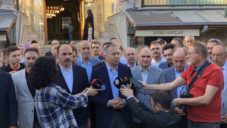 İçişleri Bakanı Yerlikaya bayram namazını Konya’da kıldı