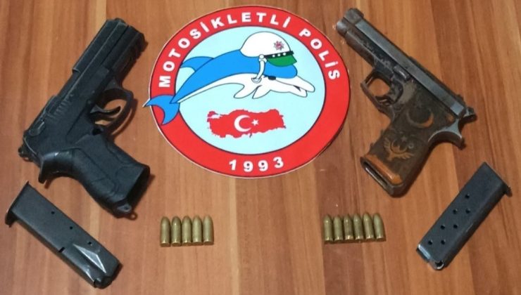 Lüleburgaz’da şüpheli şahsın üzerinden iki tabanca çıktı