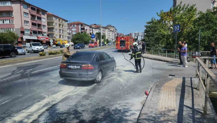 Otomobilde çıkan yangın paniğe yol açtı