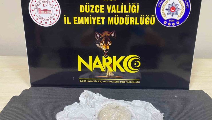 Aracında 54 gram uyuşturucu ile yakalandı