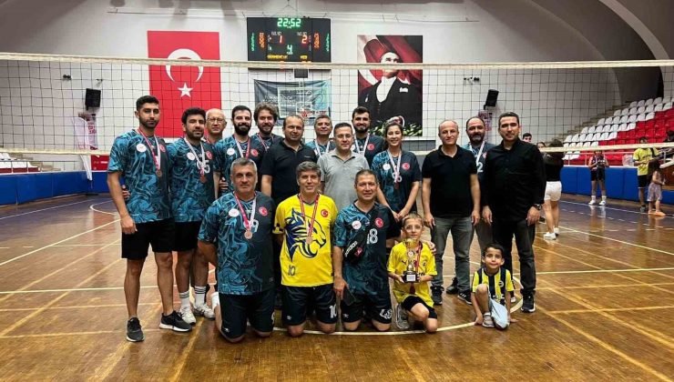 Aydın İl Sağlık Müdürlüğü voleybol turnuvasında 3’üncü oldu