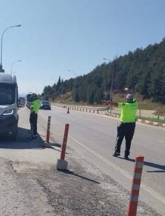 Bilecik’te 1 araç trafikten men edilirken 86 araç sürücüsüne 143 bin TL ceza