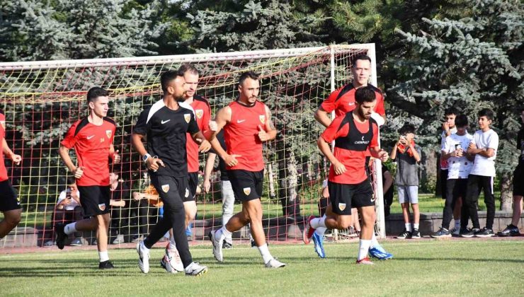 Burak Yılmaz: “Transfer tahtamız kapalı diye bırakıp, gitmeyeceğiz”