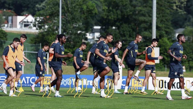 Fenerbahçe, günü çift antrenmanla tamamladı