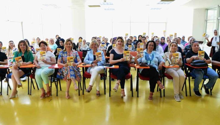 ‘Kadın Yazarıyla Buluşuyor’ projesinde ilk kitap dağıtıldı