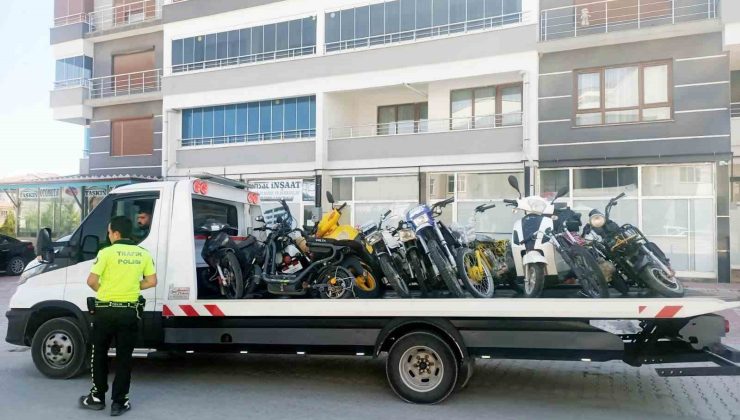 Kulu’da plakasız, ruhsatsız ve belgesiz motosikletler toplanıyor