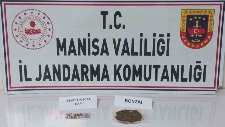 Manisa’da şüphelilerden bonzai ve uyuşturucu hap çıktı