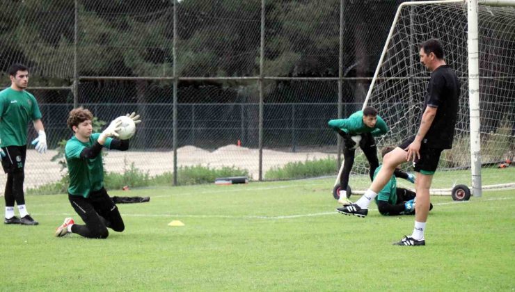 Sakaryaspor yeni sezon hazırlıklarına U19 takımıyla başladı