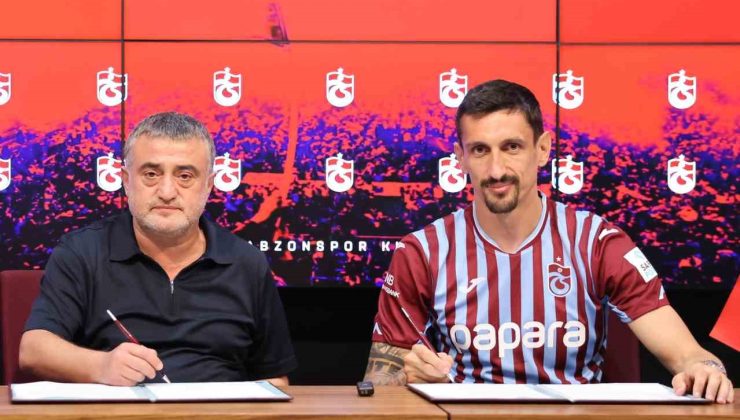 Trabzonspor, Stefan Savic ile 3 yıllık sözleşme imzaladı