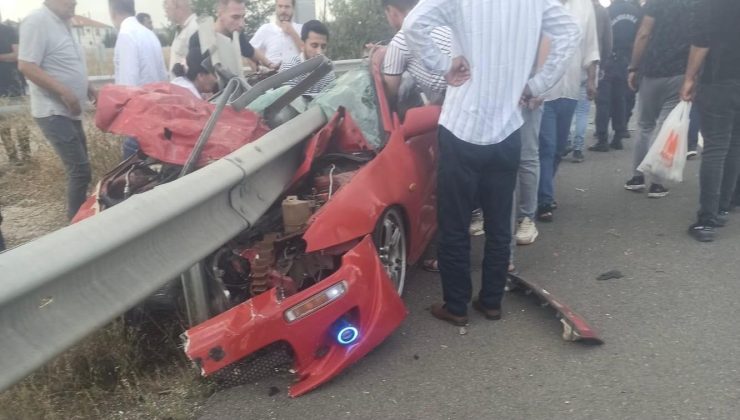 Ankara’da otomobil bariyerlere çarptı: 1 ölü, 1 yaralı