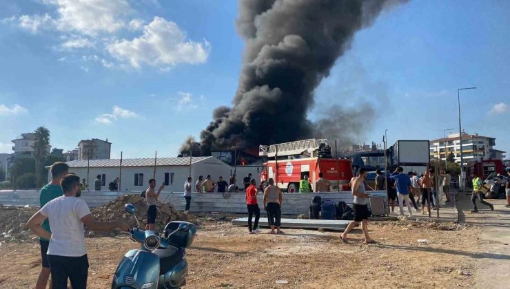 Antalya’da işçilerin kaldığı konteynerlerde yangın