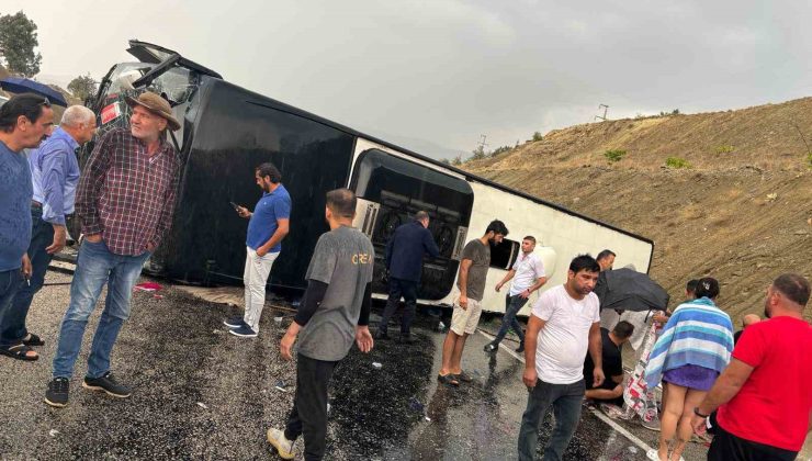 Antalya’da yolcu otobüsü devrildi: 10 yaralı