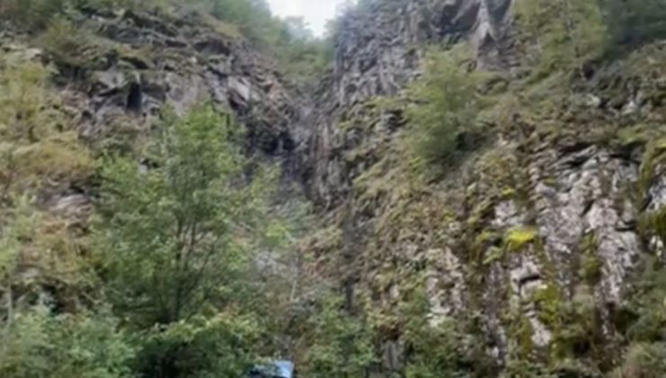 Artvin’de otomobil uçurumdan yuvarlandı: 1 ölü