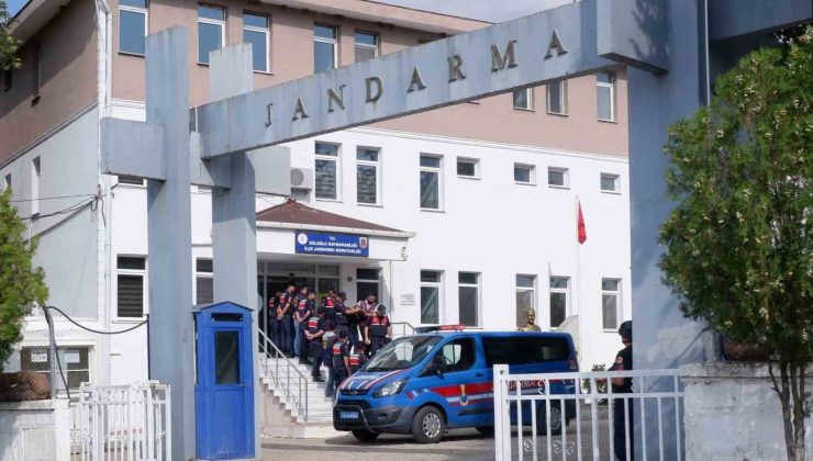 Babasını parçalayıp cesedini ormanda yakan şahıs arama çalışmalarına katılmış