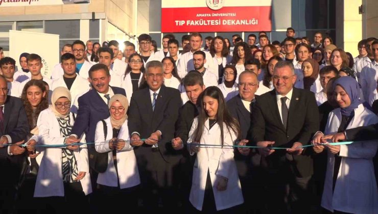 Bakan Memişoğlu: “Dünyada böyle bir depremin yarasını sarabilecek başka millet yok”