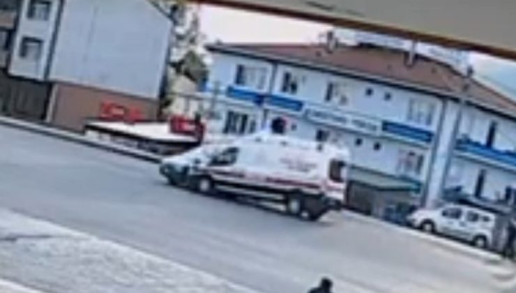 Bolu’da ambulans ile ticari araç çarpıştı: 1 yaralı