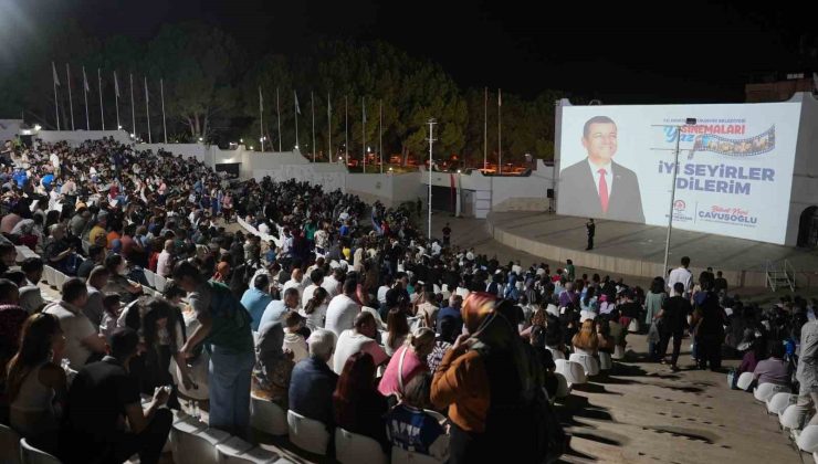 Denizli Büyükşehrin Yaz Sinema Günleri nostalji dolu bir akşam yaşattı