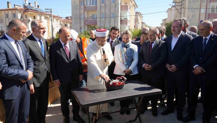 Diyanet İşleri Başkanı Erbaş: “Medeniyetimizin temeli ilme, irfana, bilime, hikmete, bilgiye dayanmaktadır”