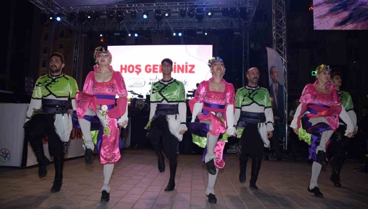 Esenyurt’ta 3. Kardeş Kültürler Festivali vatandaşların yoğun ilgisiyle başladı