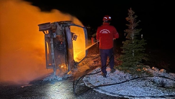 Havran’da sürücü yanan araçtan canını zor kurtardı