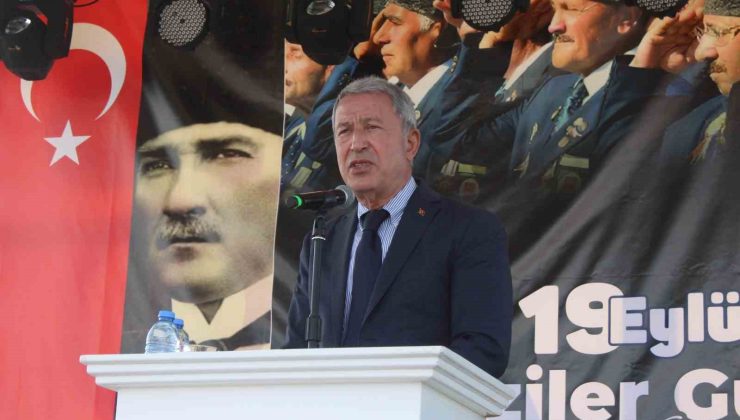 Hulusi Akar: “Son olaylardan sonra gördük ki dijital vatanımıza sahip çıkmak zorundayız”