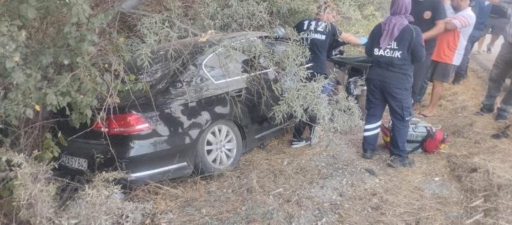 Konya’da otomobil yol kenarındaki ağaçlara çarptı: 1 ölü, 1 yaralı