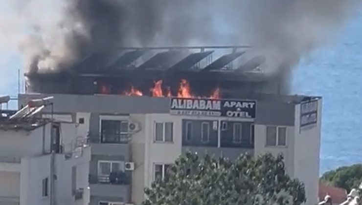 Kuşadası’nda otelin çatı katında yangın paniği