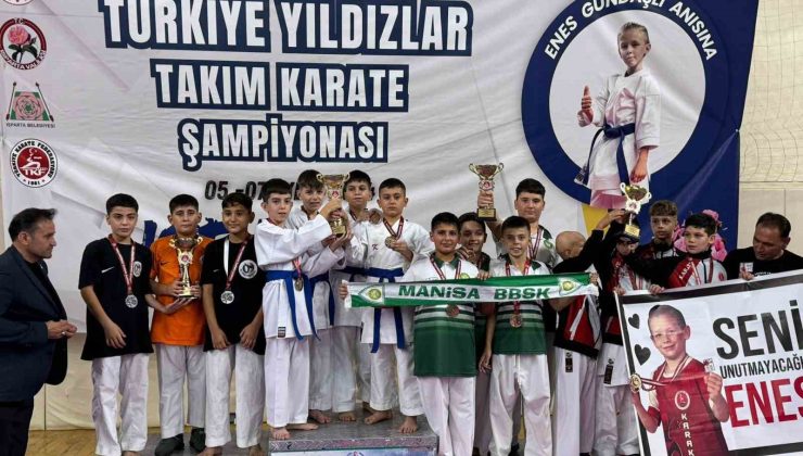 Manisa BBSK Karate Takımından bir 3’üncülük iki 5’incilik