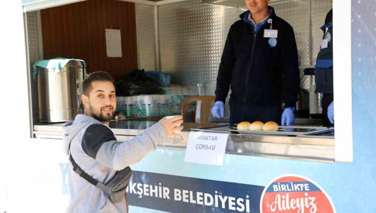 Muğla Büyükşehir’den Üniversite öğrencilerine sıcak çorba