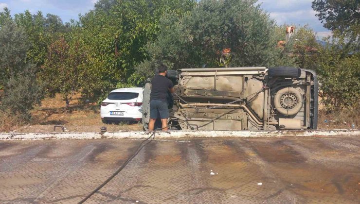 Ticari araçla çarpışan otomobil, bir evin bahçesine daldı