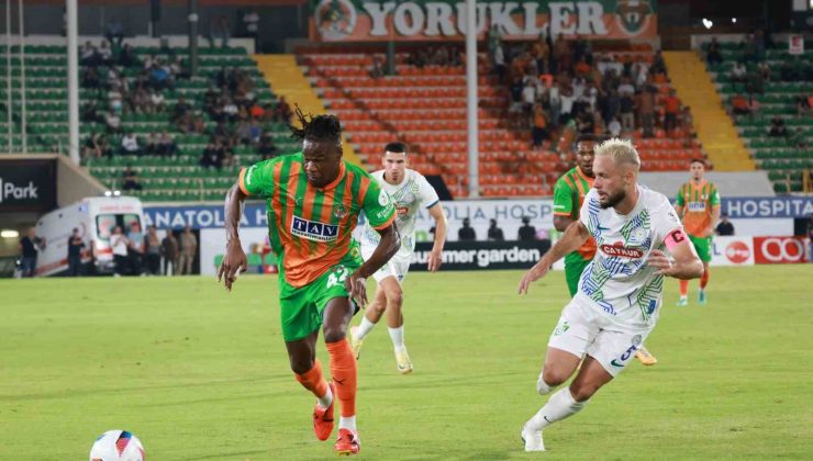 Trendyol Süper Lig: Corendon Alanyaspor: 1 – Çaykur Rizespor: 0 (İlk yarı)